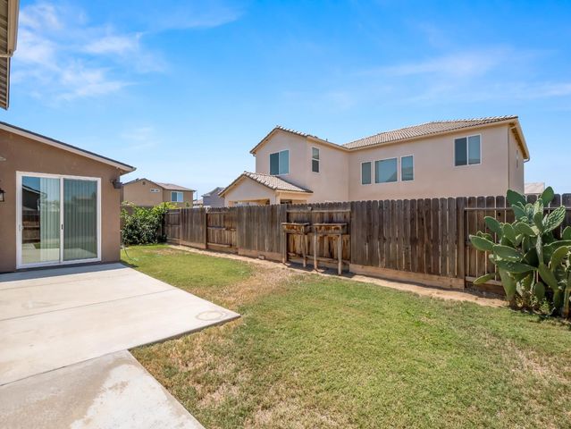 4225 N Sandrini Avenue, Fresno, CA 93723