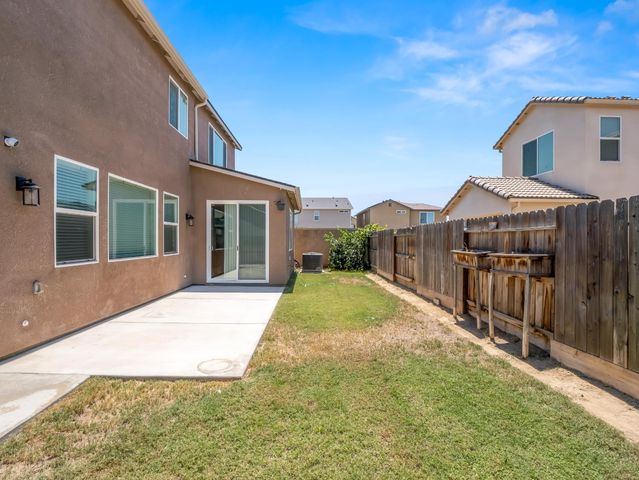 4225 N Sandrini Avenue, Fresno, CA 93723