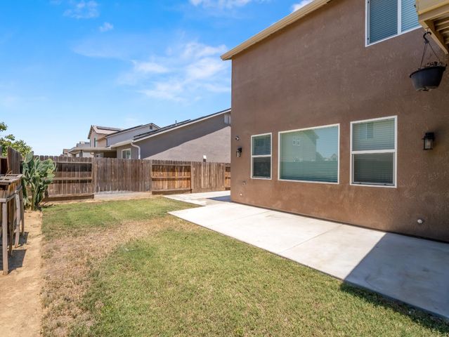 4225 N Sandrini Avenue, Fresno, CA 93723