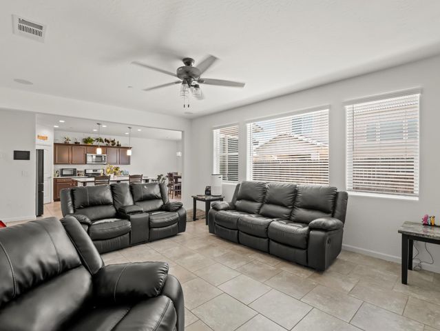 4225 N Sandrini Avenue, Fresno, CA 93723