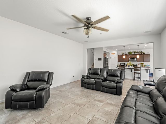 4225 N Sandrini Avenue, Fresno, CA 93723