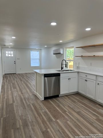 1418 Essex, San Antonio, TX 78210