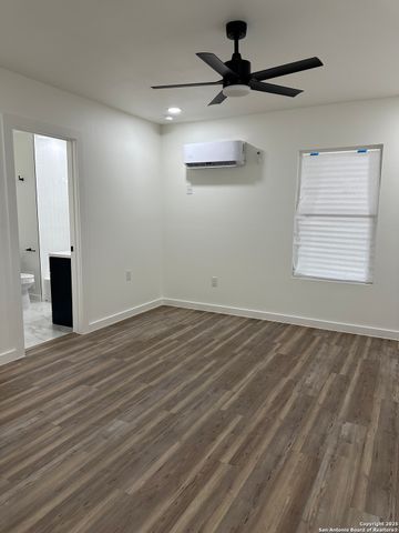 1418 Essex, San Antonio, TX 78210