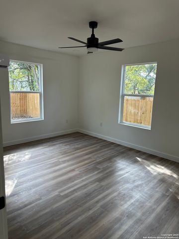 1418 Essex, San Antonio, TX 78210