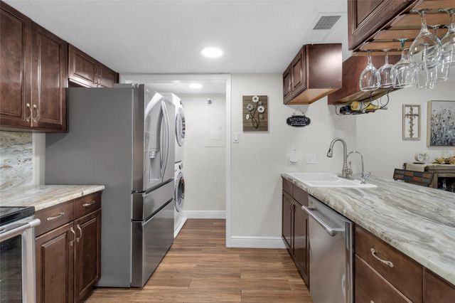 23 April Hill, Conroe, TX 77356