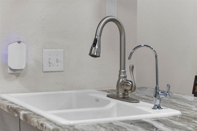23 April Hill, Conroe, TX 77356