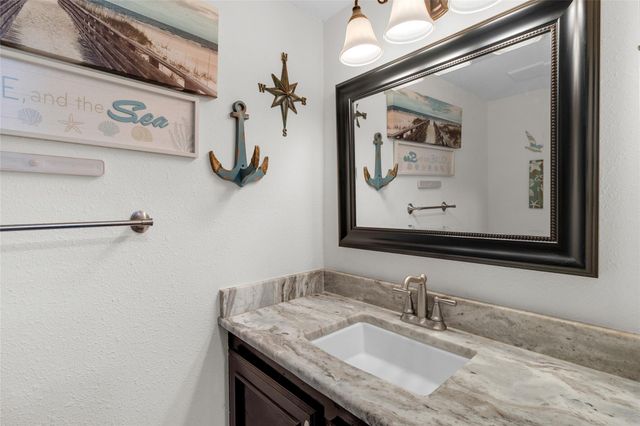 23 April Hill, Conroe, TX 77356