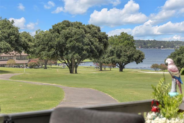 23 April Hill, Conroe, TX 77356