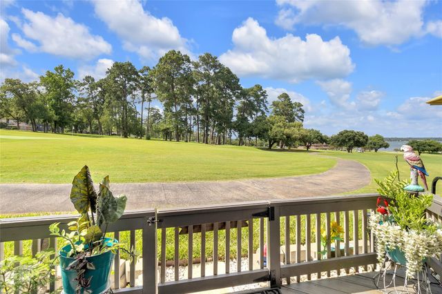 23 April Hill, Conroe, TX 77356