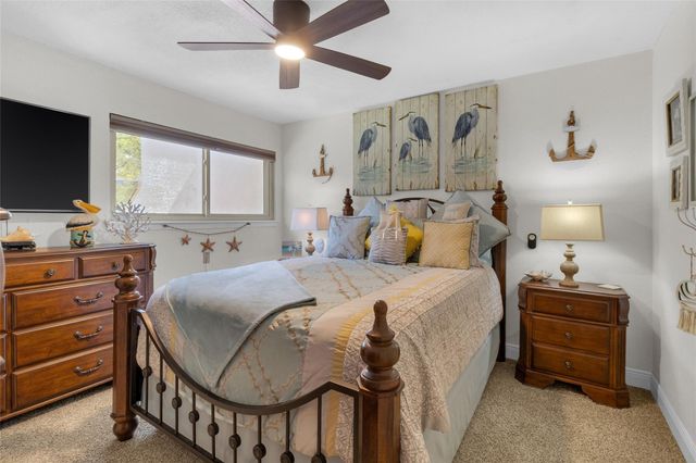 23 April Hill, Conroe, TX 77356
