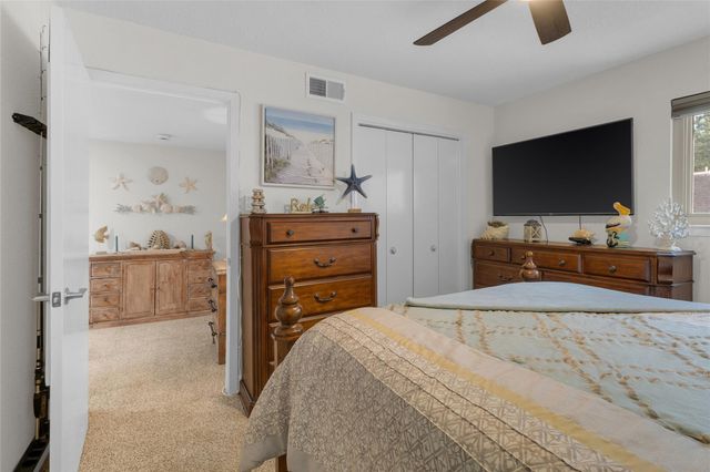 23 April Hill, Conroe, TX 77356
