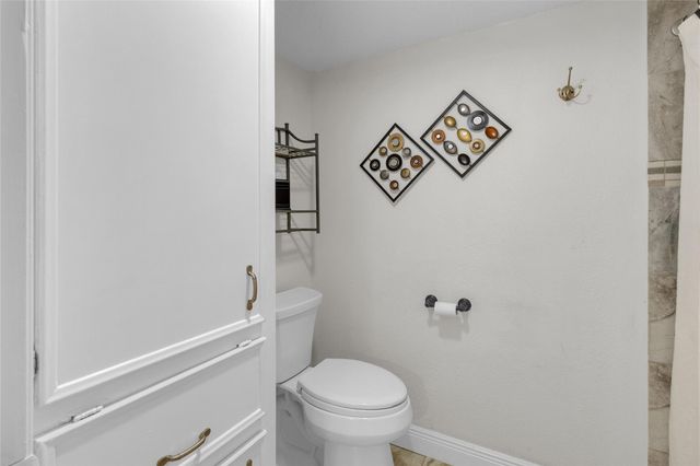 23 April Hill, Conroe, TX 77356
