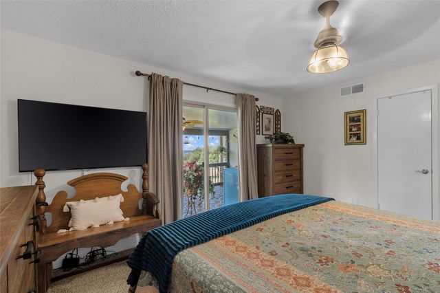 23 April Hill, Conroe, TX 77356