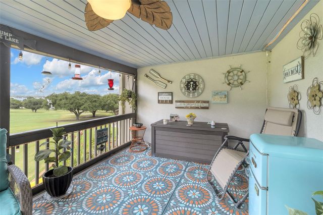 23 April Hill, Conroe, TX 77356