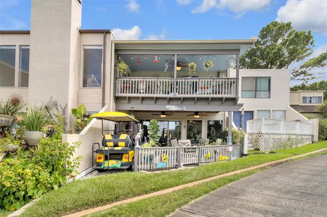 23 April Hill, Conroe, TX 77356