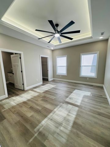 726 VINE DR, Holts Summit, MO 65043