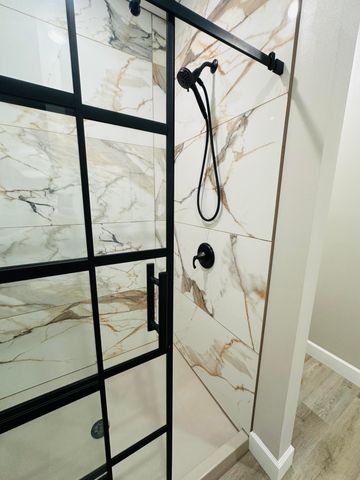 726 VINE DR, Holts Summit, MO 65043