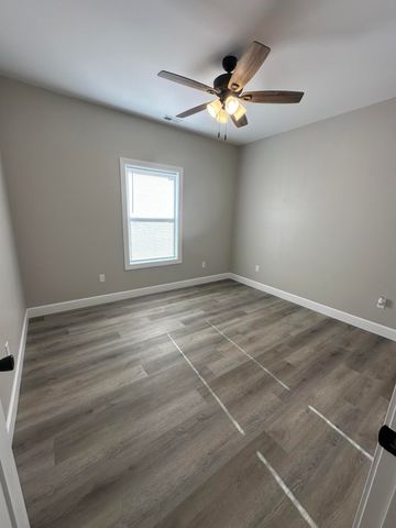 726 VINE DR, Holts Summit, MO 65043