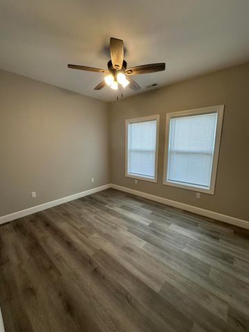 726 VINE DR, Holts Summit, MO 65043