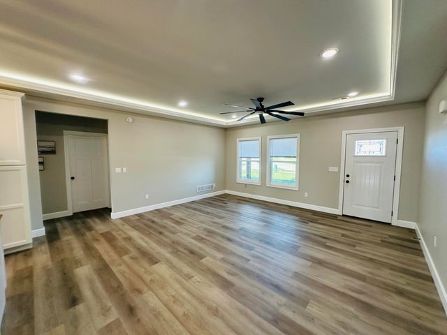 726 VINE DR, Holts Summit, MO 65043