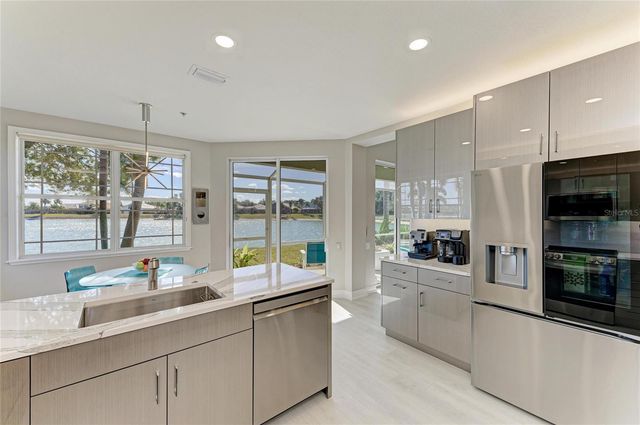 6527 MOORINGS POINT CIRCLE 101, Lakewood Ranch, FL 34202