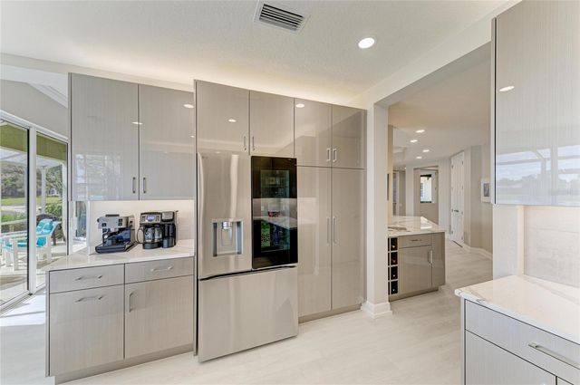 6527 MOORINGS POINT CIRCLE 101, Lakewood Ranch, FL 34202