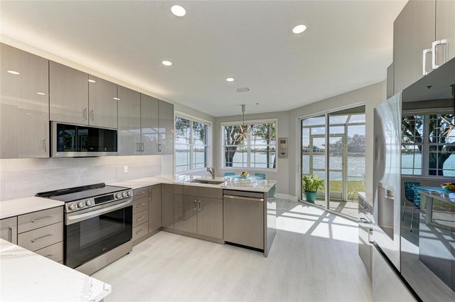 6527 MOORINGS POINT CIRCLE 101, Lakewood Ranch, FL 34202