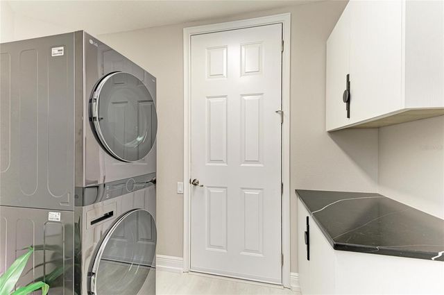 6527 MOORINGS POINT CIRCLE 101, Lakewood Ranch, FL 34202