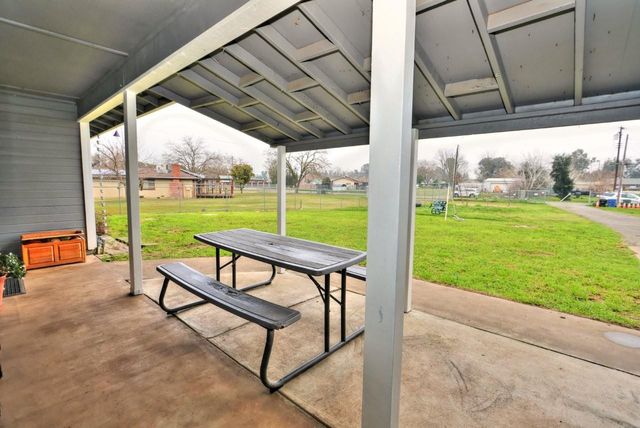 7749 El Modena Ave, Elverta, CA 95626