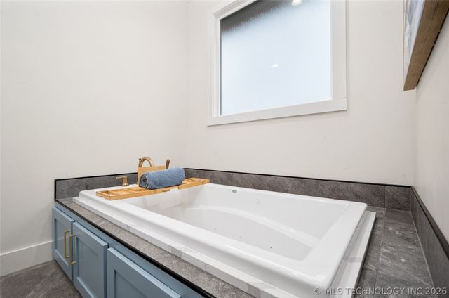 5161 Tower Drive, Kingston, OK 73439