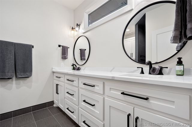 5161 Tower Drive, Kingston, OK 73439