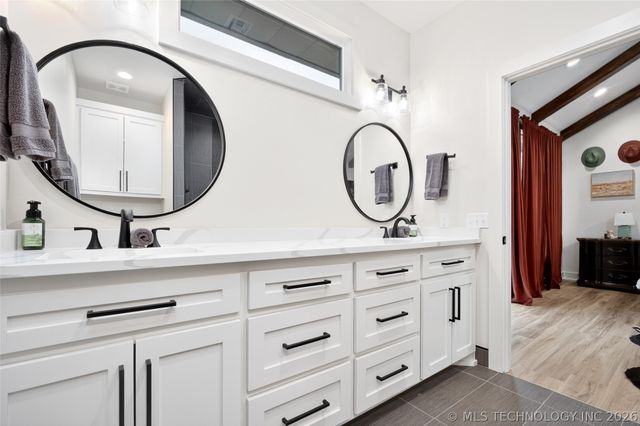 5161 Tower Drive, Kingston, OK 73439