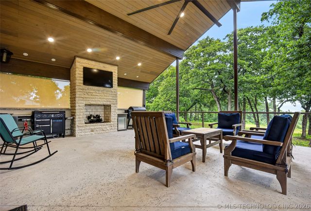 5161 Tower Drive, Kingston, OK 73439