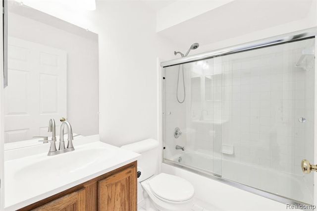 41057 Glenleven Court, Clinton Township, MI 48038