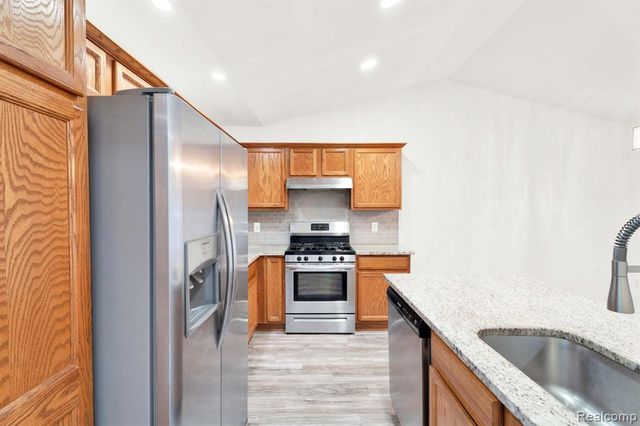 41057 Glenleven Court, Clinton Township, MI 48038