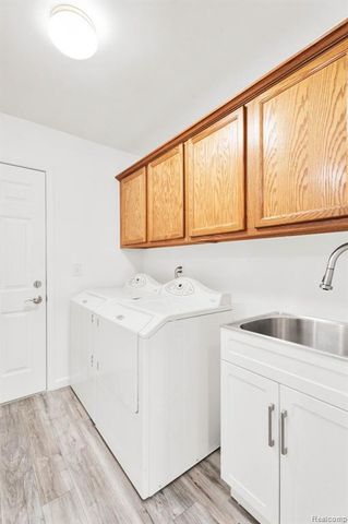 41057 Glenleven Court, Clinton Township, MI 48038