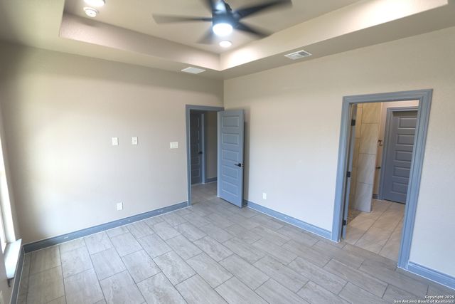 1186 US HIGHWAY 181, Floresville, TX 78114