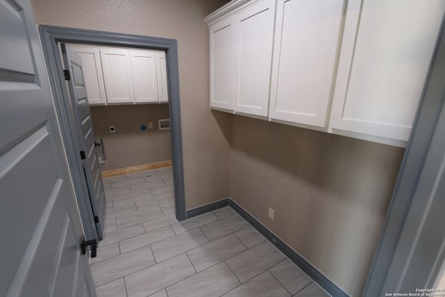1186 US HIGHWAY 181, Floresville, TX 78114
