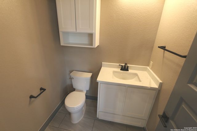 1186 US HIGHWAY 181, Floresville, TX 78114