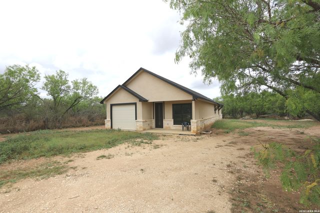 1186 US HIGHWAY 181, Floresville, TX 78114
