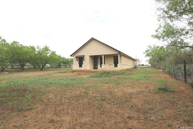 1186 US HIGHWAY 181, Floresville, TX 78114