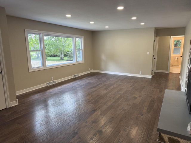 14120 W Howard AVENUE, New Berlin, WI 53151