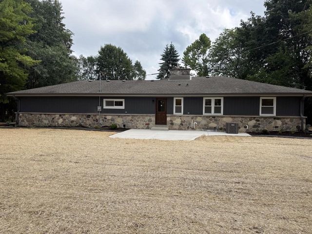 14120 W Howard AVENUE, New Berlin, WI 53151