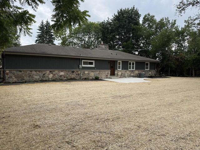14120 W Howard AVENUE, New Berlin, WI 53151