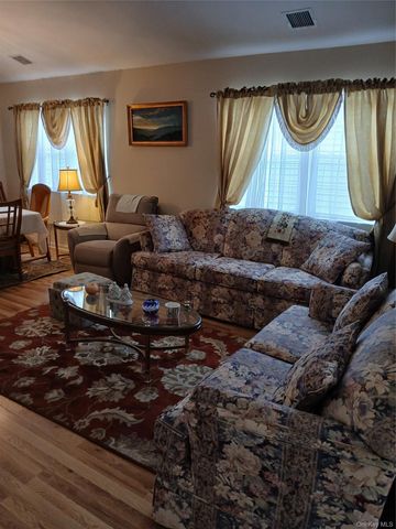 5127 Village Circle E, Manorville, NY 11949