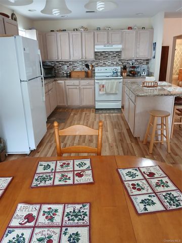 5127 Village Circle E, Manorville, NY 11949