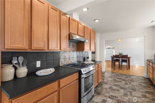 1216 S 4th Street, Tacoma, WA 98405