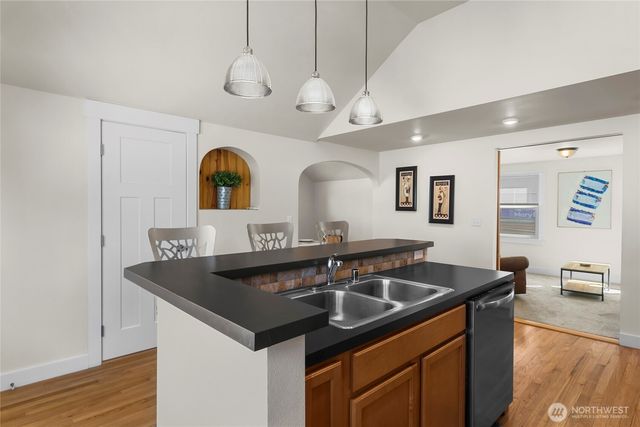 1216 S 4th Street, Tacoma, WA 98405