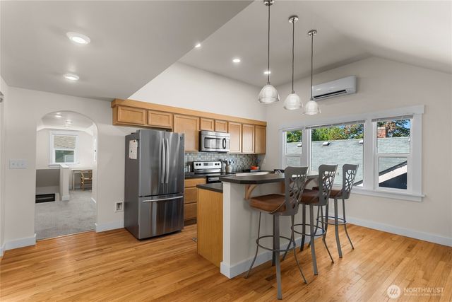 1216 S 4th Street, Tacoma, WA 98405