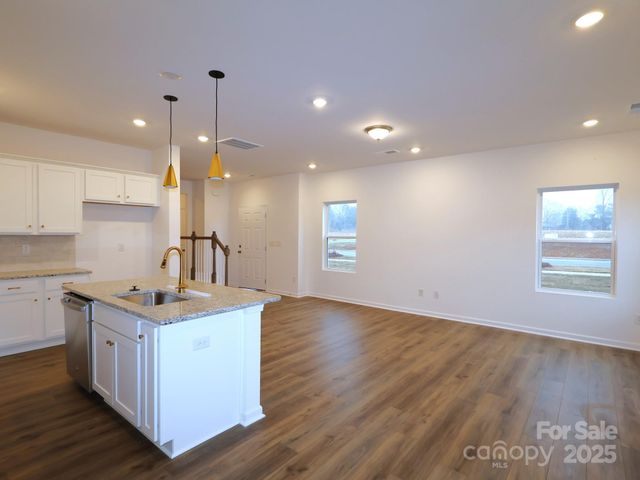 776 Kitfox Drive NW, Concord, NC 28027